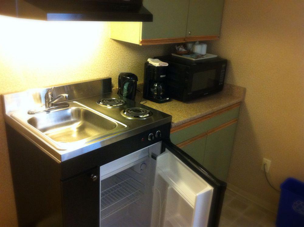 Accent Inns Kamloops Extérieur photo